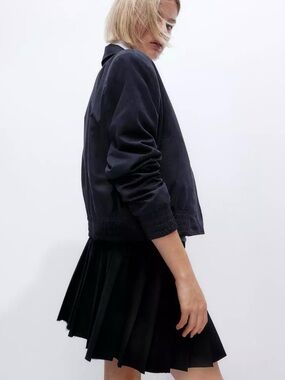 H&M Black Mini Pleated Skirt - Size M NWT